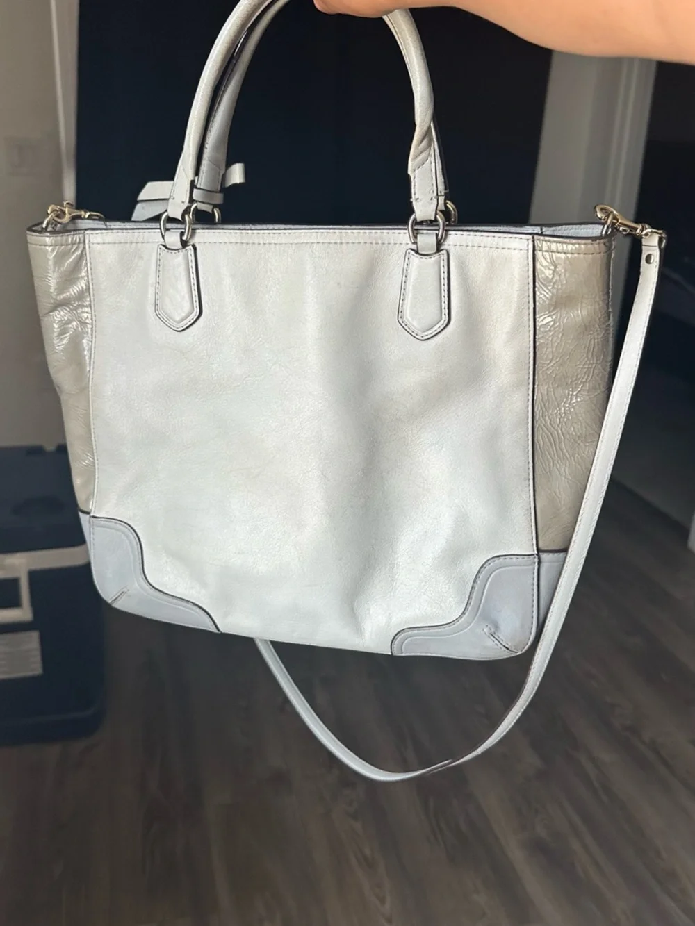 2013 Coach Blaire Color Blocking Tote Featuring Turn Lock Zipper - Picture 3 of 10
